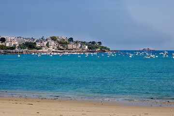 Fototapeta na wymiar Beach, town and port of Dinard, a commune in the Ille-et-Vilaine department, Brittany, northwestern France. 