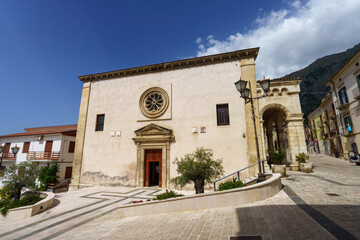 Lama dei Peligni, old town in Abruzzo, Italy © Claudio Colombo