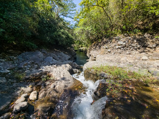 Cascada La Tortuga en el Valle de Anton en verano