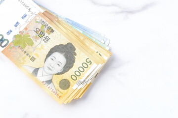 韓国の通貨、ウォンKRWの紙幣

