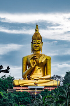 golden buddha statue in Thailand
