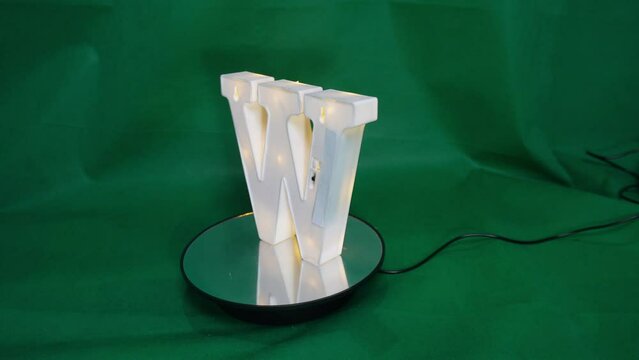 initial W with Lamp on rotating table