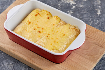 cannelloni with minced meat and cheese