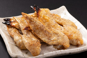 手羽先の先の塩焼き