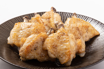 骨付きチキンの塩焼き（手羽先の下処理済み）