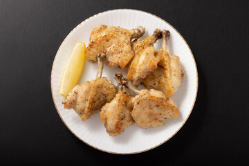 骨付きチキンの塩焼き（手羽先の下処理済み）