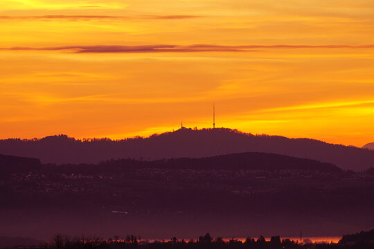 Sonnenuntergang &uuml;ber dem Bachtel