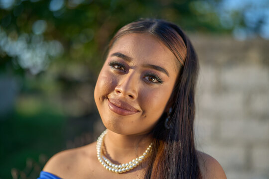 Betsy beautiful eyes with natural bokeh background - close up - 04