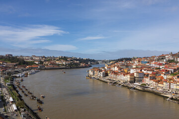 Fototapeta na wymiar Rio Douro - Cidade do Porto