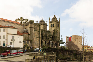 Fototapeta na wymiar Catedral da Sé - Cidade do Porto
