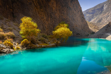 Obraz premium Turquoise water of the Seven Lakes in the Fann Mountains, Tajikistan
