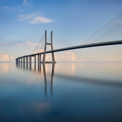 Fototapeta na wymiar Vasco da Gama Brücke, Lissabon, Portugal