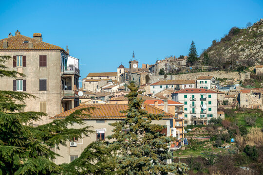 La ville de Tolfa en Italie