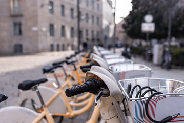 Parking of electric bicycles for public use in Milan