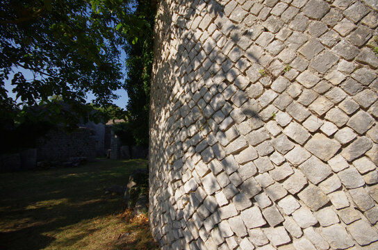 Roman archaeological site of Altilia Sepino, Molise, - Opus Reticulatum - Roman building technique through which the covering of a wall is made of cement work