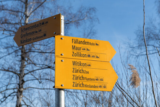 Wanderwegweiser im Naturschutzgebiet am Greifensee