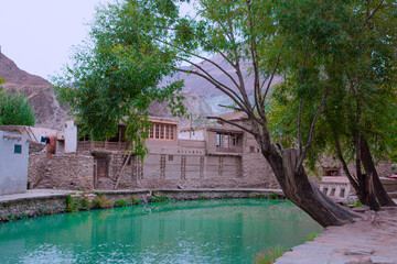 Obraz premium Beautiful turquoise water in Ganish village, Pakistan. 
