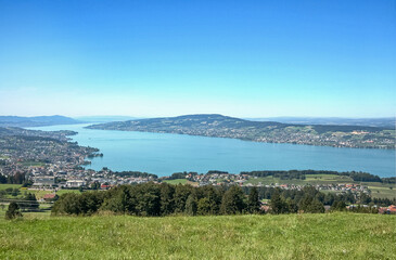 Blick auf den Zürichsee Richtung Zürich