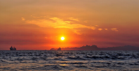 Obraz premium Seascape at sunset. AI