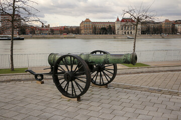 Fototapeta na wymiar cannon in the fortress