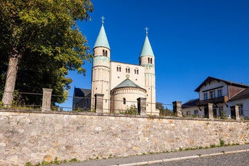Fototapeta na wymiar Stiftskirche Gernrode St CyriakusWelterbestadt Quedlinburg Harz