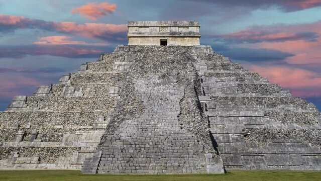 El Castillo, Chichen Itza, UNESCO World Heritage Site, Yucatan, Mexico, North America