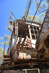 Fototapeta na wymiar historic gold mining machinery Maldon small historic gold mining town in Victoria