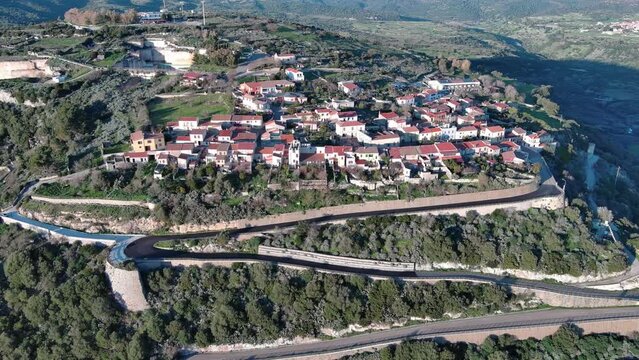Veduta Aerea del piccolo Borgo di Monteleone Roccadoria, Sardegna,