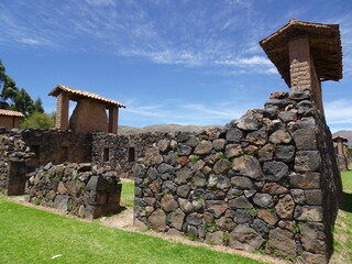 [Peru] Raqchi ruins: The buildings in Living quarters (San pedro District)