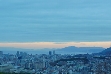 夜明け前の神戸の街並み。早朝ビーナスブリッジより撮影