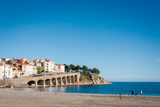 plage de Banyuls-sur-Mer. Village de Banyuls-sur-Mer. Village de m&eacute;diterran&eacute;en. Ville de bord de mer. Anticiper la mont&eacute;e des eaux. Mont&eacute;e du niveau de la mer. M&eacute;diterran&eacute;e. Corniche. Littoral
