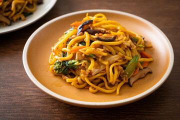 stir-fried yakisoba noodles with vegetable in vegan style