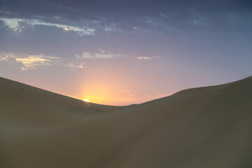 Fototapeta na wymiar Singing dune sea line Doha Qatar 