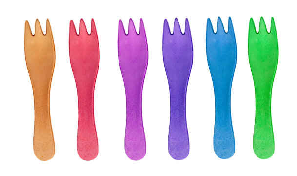 six fourchettes en bois sur fond transparent, PNG