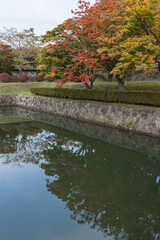 日本　北海道函館市にある五稜郭公園の水堀と紅葉