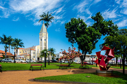 "Cerquilho, SP: O Encanto do Interior Paulista, Onde Tradi&ccedil;&atilde;o e Modernidade Se Encontram em uma Comunidade Vibrante e Acolhedora."
