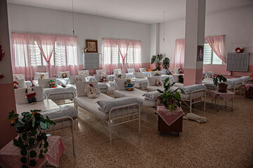 Schlafsaal in einem KIinderheim, Aley, Libanon