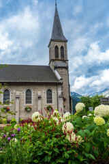 Une belle église en ville de Chatel Montagne -France
