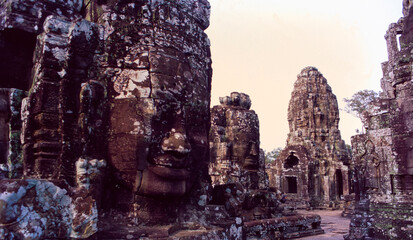 Kambotscha: Steinskulptur Ankor Wat - obrazy, fototapety, plakaty
