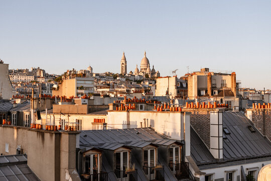 Vue sur les toits de Paris et le Sacr&eacute;-Coeur