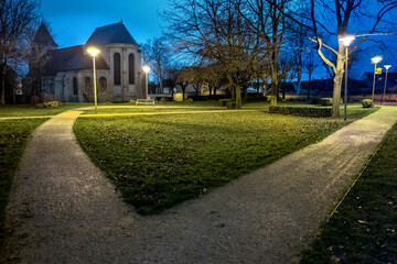 Kościół Saint-Eloi; Kościół świętego Eligiusza, park nocą