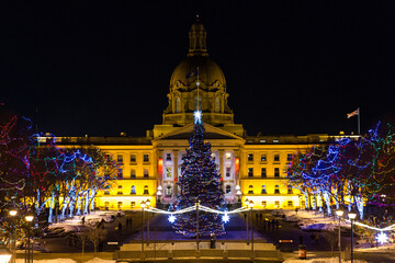 Fototapeta na wymiar Alberta Legislature in Edmonton at night during Christmas lighting
