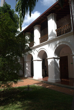 Hermosa arquitectura en nuestros parques y plazas.