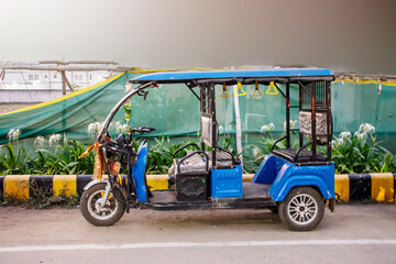 Obraz na płótnie Canvas Environmental friendly Battery Operated Autorickshaw at Puri, India.