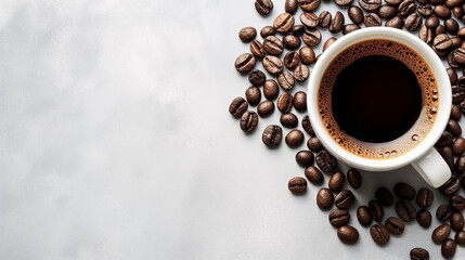 コーヒー豆と熱々のコーヒー