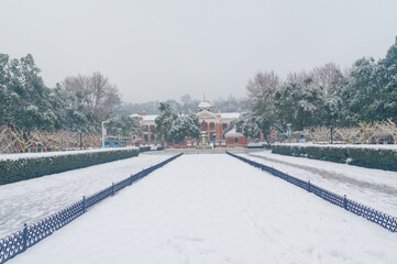 Wuhan Wuchang Yue Ma Chang Red Building Park snow scenery