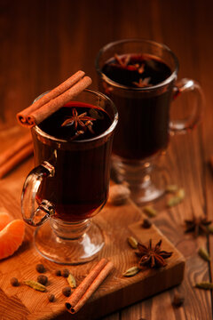 Mulled wine. Gl&uuml;hwein.