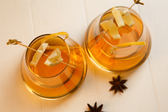 Mulled wine. Gl&uuml;hwein.