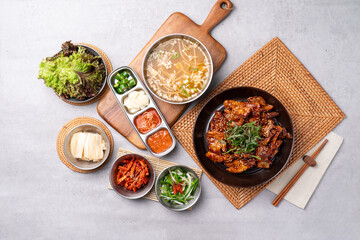 Cold salad, jokbal, pork, direct fire, mini, bossam, boiled pork, garlic, tray noodles,