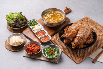 Cold salad, jokbal, pork, direct fire, mini, bossam, boiled pork, garlic, tray noodles,